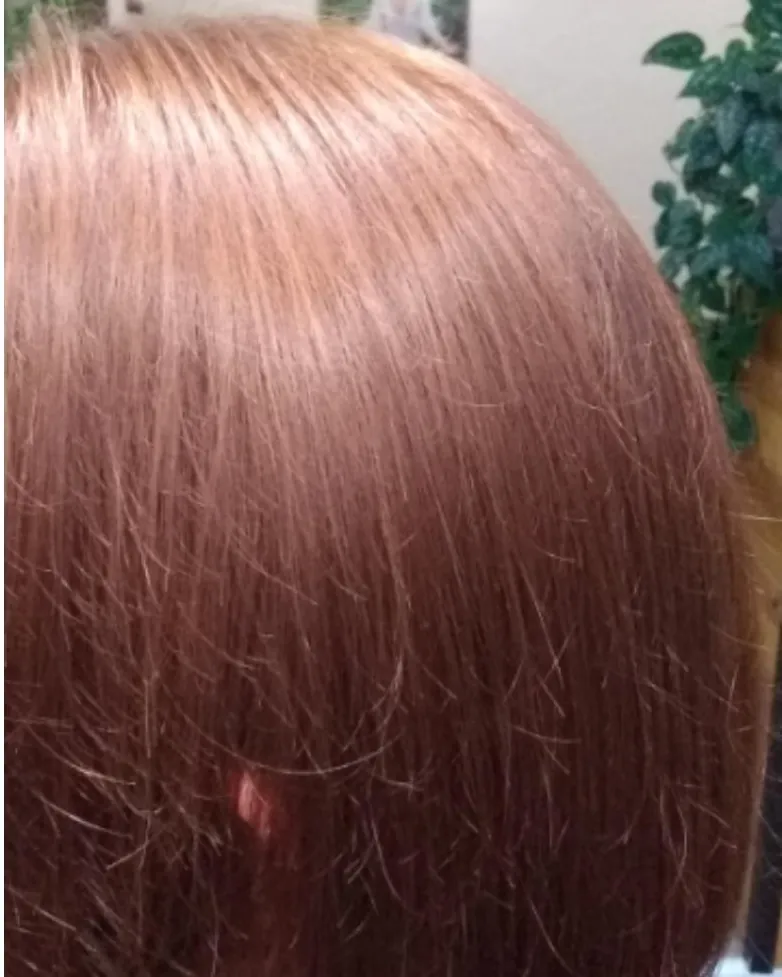 Coloration végétale acajou brillante réalisée au salon Namasté à Calais